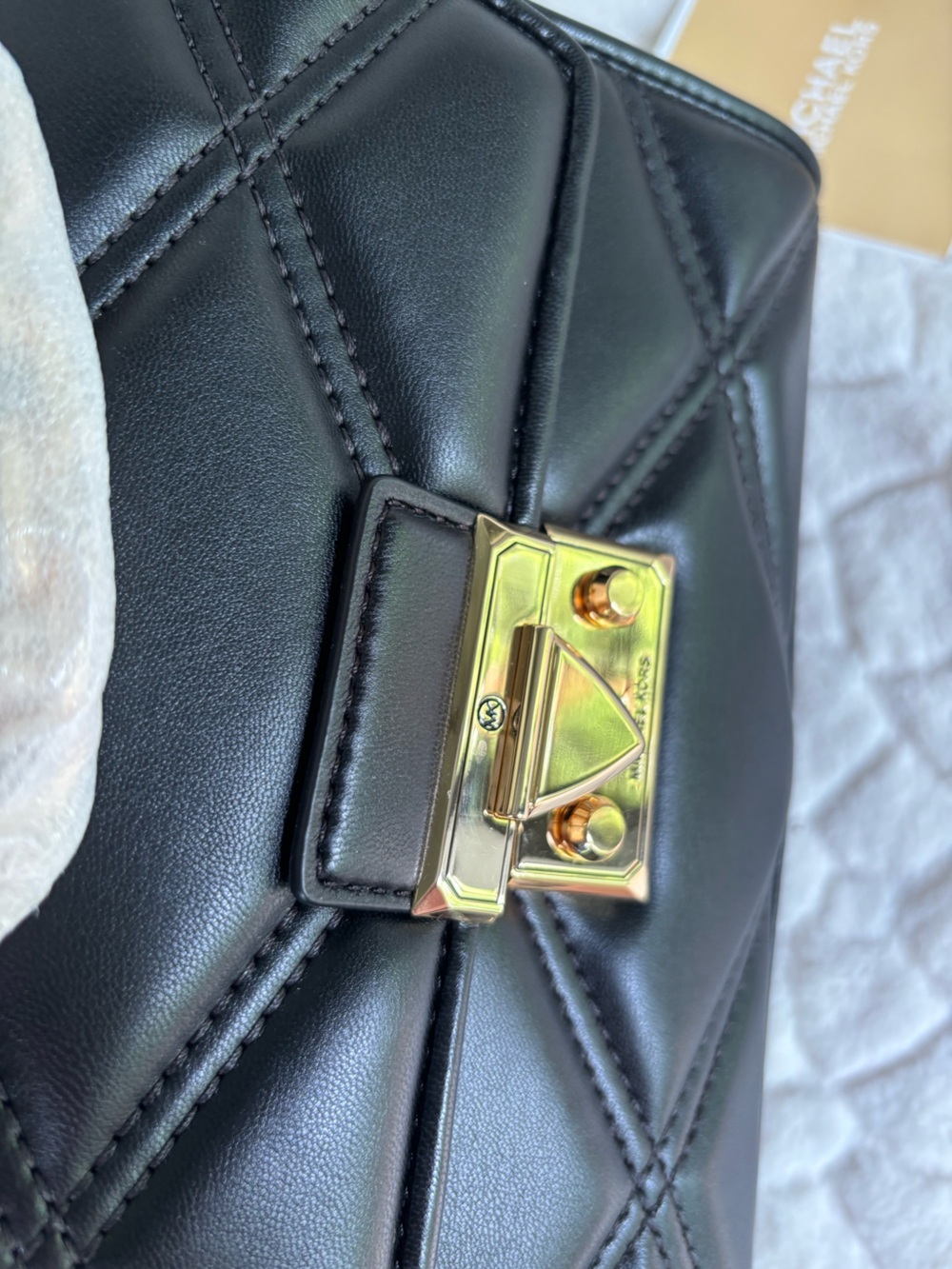 SOLD❌ Michael Kors Serena Medium Flap Shoulder Bag - Picture 7 of 13